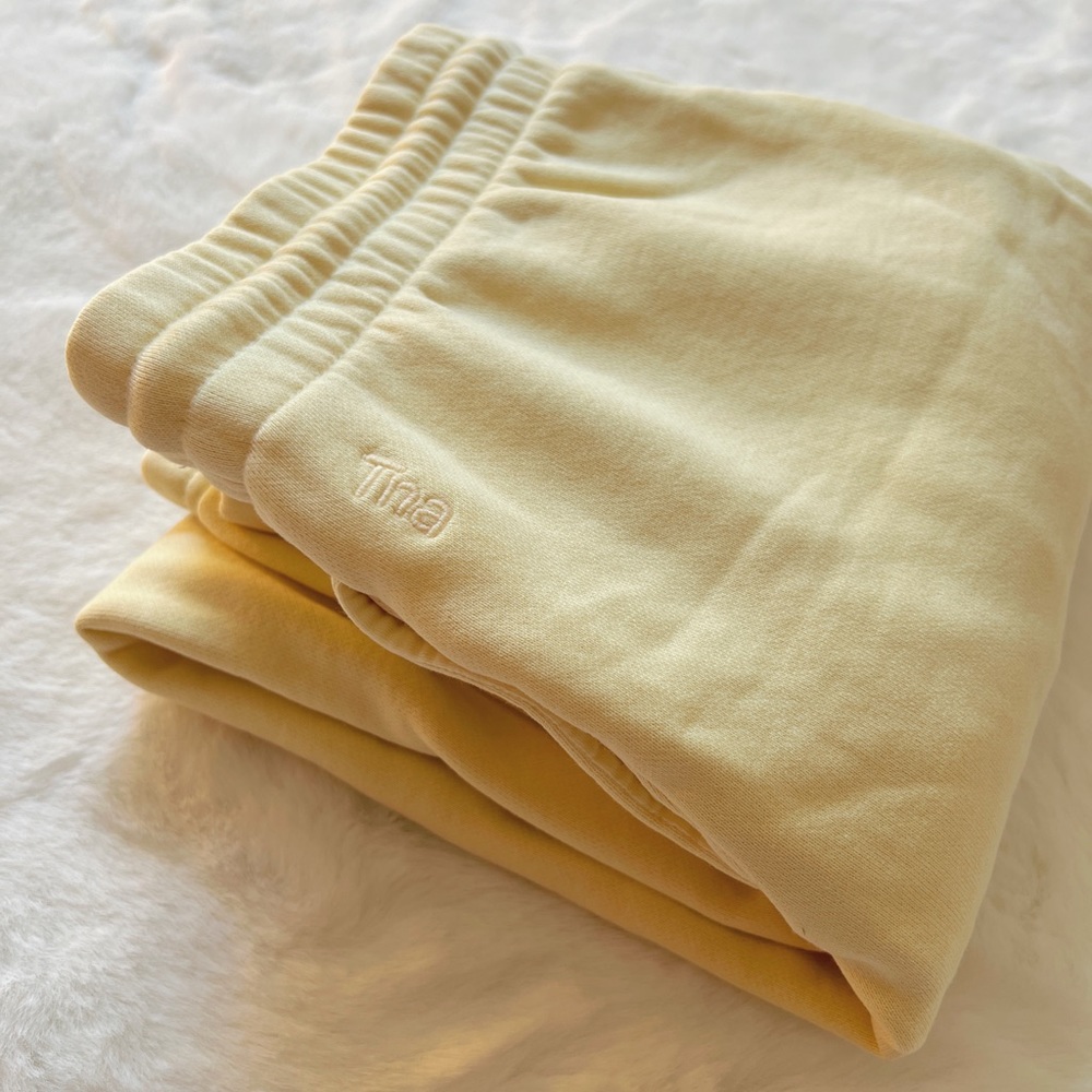 Aritzia TNA jogger baby yellow